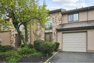 31 Castle Ridge Dr, East Hanover Township, NJ 07936 - Photo 1