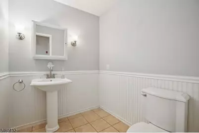 31 Castle Ridge Dr, East Hanover Township, NJ 07936 - Photo 16