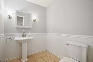 31 Castle Ridge Dr, East Hanover Township, NJ 07936 - Photo 16