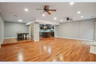 31 Castle Ridge Dr, East Hanover Township, NJ 07936 - Photo 8