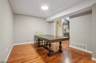 31 Castle Ridge Dr, East Hanover Township, NJ 07936 - Photo 10