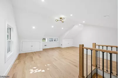 32 Oak Bend Rd, West Orange Township, NJ 07052 - Photo 16