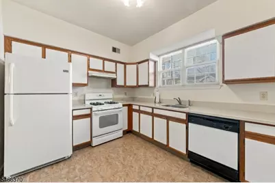 17 Springbrook Rd East #17, Montville Township, NJ 07045 - Photo 4
