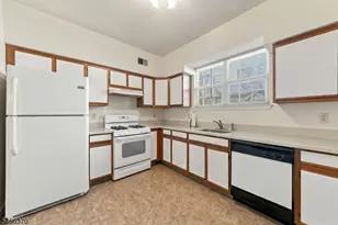 17 Springbrook Rd E, Montville Township, NJ 07045 - Photo 4