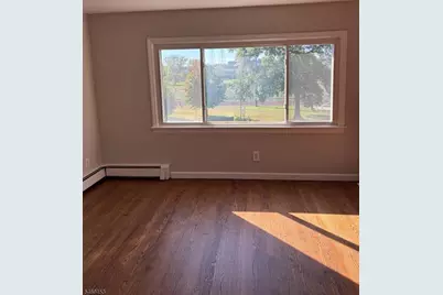 839 Riverside Ave, Lyndhurst Township, NJ 07071 - Photo 2