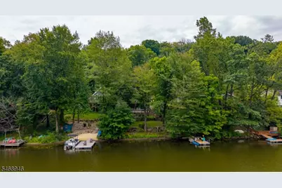 49 E Shore Dr, Vernon, NJ 07462 - Photo 20