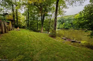 49 E Shore Dr, Vernon, NJ 07462 - Photo 14