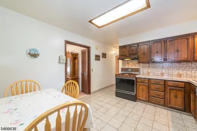 823 Alps Rd, Wayne Twp., NJ 07470 - Photo 8