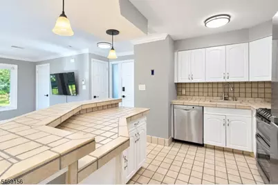 76 Sam Bonnell Dr, Union Township, NJ 08809 - Photo 12