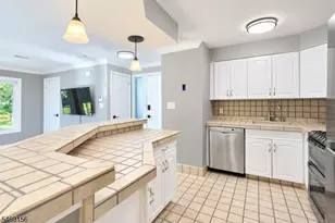 76 Sam Bonnell Dr, Union Township, NJ 08809 - Photo 12