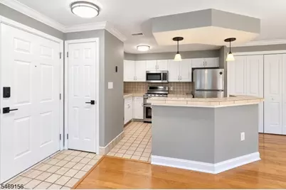 76 Sam Bonnell Dr, Union Township, NJ 08809 - Photo 8