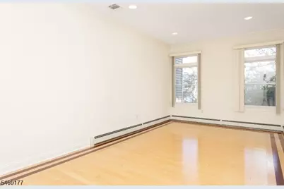 389 Summerhill Dr, Parsippany, NJ 07950 - Photo 4