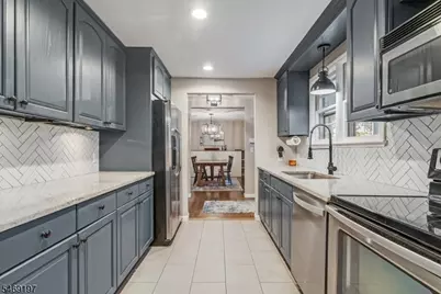 83 Tomahawk Trl, Sparta Township, NJ 07871 - Photo 8
