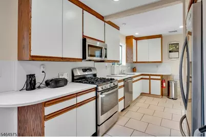 10 Overlook Ter, Bloomfield, NJ 07003 - Photo 12