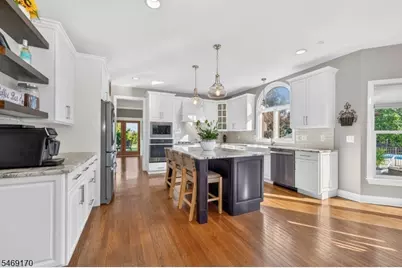 28 Nashaway Dr, Raritan Township, NJ 08551 - Photo 6