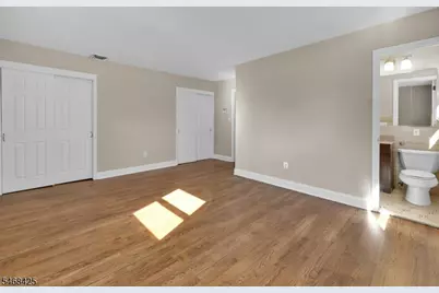 8 Cedar Ln, Roseland, NJ 07068 - Photo 22