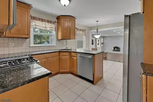 8 Cedar Ln, Roseland, NJ 07068 - Photo 14