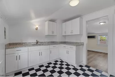 275 Greylock Pkwy, Belleville, NJ 07109 - Photo 10