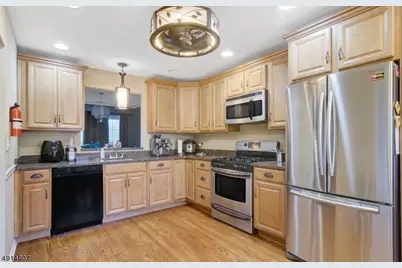83 Leonardo Ct, West Orange Township, NJ 07052 - Photo 2
