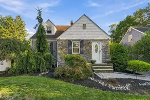 32 New St, Wayne, NJ 07470 - Photo 1