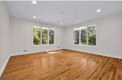 8 Chapel Hill Ct, Cedar Grove, NJ 07009 - Photo 10