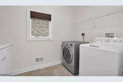 8 Chapel Hill Ct, Cedar Grove, NJ 07009 - Photo 18