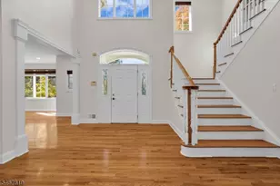 8 Chapel Hill Ct, Cedar Grove, NJ 07009 - Photo 4