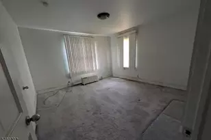 349 Parker St, Newark, NJ 07104 - Photo 6
