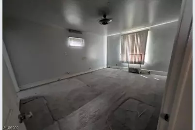 349 Parker St, Newark, NJ 07104 - Photo 8
