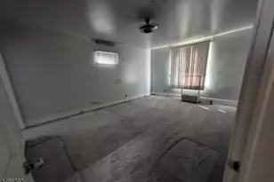 349 Parker St, Newark, NJ 07104 - Photo 8