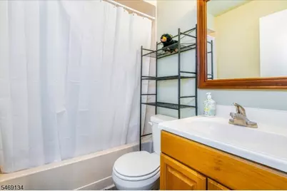 2 Davos Dr, Vernon, NJ 07462 - Photo 10