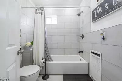 129 Howard Ave, Passaic, NJ 07055 - Photo 8