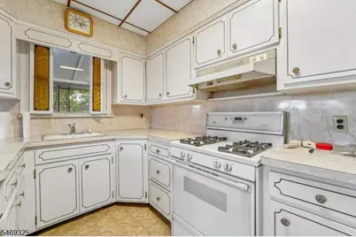 23 Continental Ave, Belleville, NJ 07109 - Photo 16