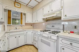 23 Continental Ave, Belleville, NJ 07109 - Photo 16