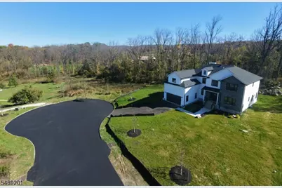 6 Ruby Ct, Hardyston Township, NJ 07419 - Photo 1
