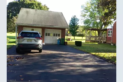 11 Willow Ln, Holland Township, NJ 08848 - Photo 2