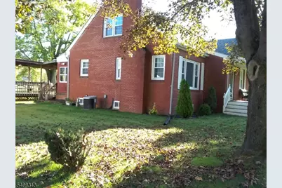 11 Willow Ln, Holland Township, NJ 08848 - Photo 4