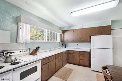 11 Hamilton Drive East, North Caldwell, NJ 07006 - Photo 6