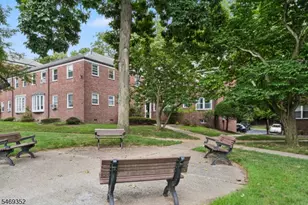 23 Park Ct, Verona, NJ 07044 - Photo 1