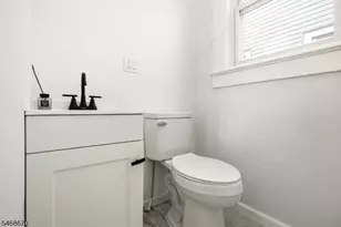 354 Clinton Pl, Newark, NJ 07112 - Photo 4