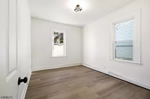 354 Clinton Pl, Newark, NJ 07112 - Photo 6
