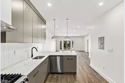 822 S 20th St, Newark, NJ 07108 - Photo 8