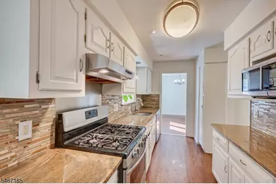 1071 Lorraine Ave, Union Township, NJ 07083 - Photo 24