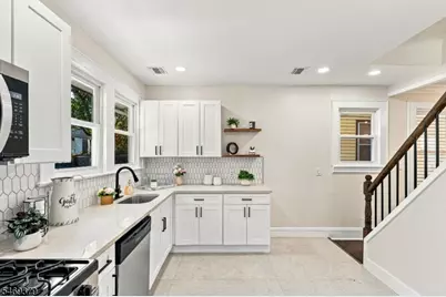 98 Vermont Ave, Newark, NJ 07106 - Photo 10