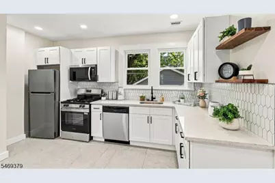 98 Vermont Ave, Newark, NJ 07106 - Photo 8