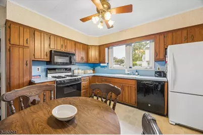 291 Parish Dr, Wayne, NJ 07470 - Photo 12