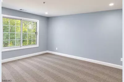 1124 Waterford Dr, Edison, NJ 08817 - Photo 10