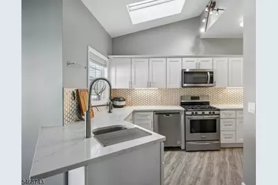 1602 Northcrest Ter, Hanover Township, NJ 07981 - Photo 10