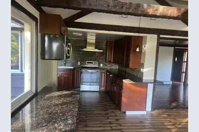 17 Shawnee Trl, Sparta Township, NJ 07871 - Photo 6