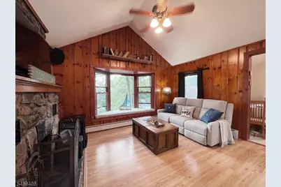 16 Lakeview Rd, Hopatcong, NJ 07843 - Photo 16